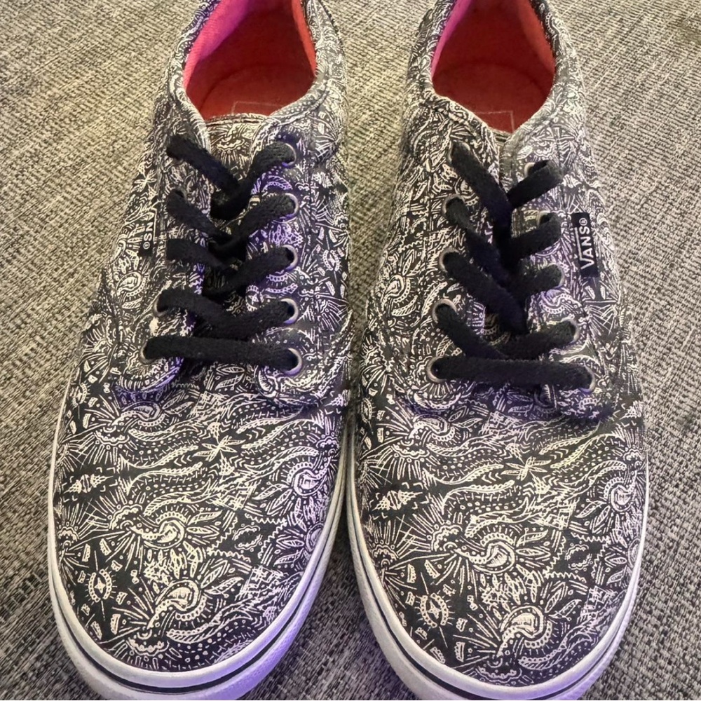 Vans Women's Black and White Patterned Sneakers
